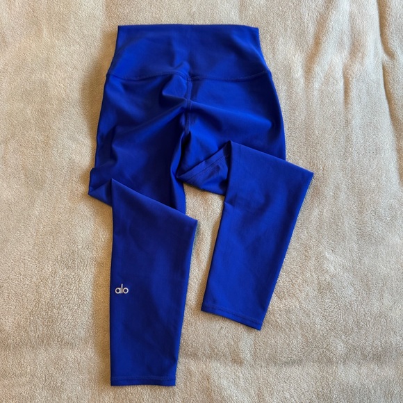 ALO Yoga Airlift Capri High Waisted Royal Blue Legging (small) - Picture 2 of 9